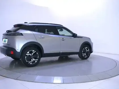 Photo 36 Peugeot 2008  Hybrid 136 e-DCS6