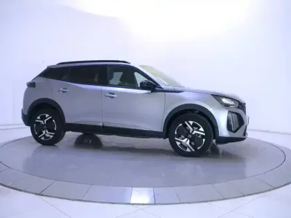 Photo 35 Peugeot 2008  Hybrid 136 e-DCS6