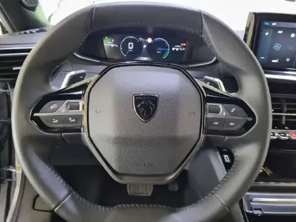 Photo 40 Peugeot 2008  Hybrid 136 e-DCS6