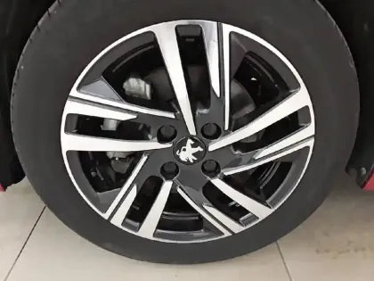 Photo 32 Peugeot 208  PureTech 100 S&S EAT8