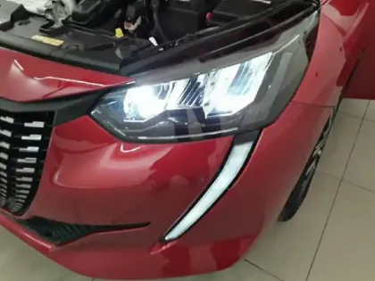 Photo 35 Peugeot 208  PureTech 100 S&S EAT8