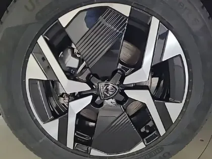 Photo 12 Peugeot 2008  Electrique 54 kWh 156 ch