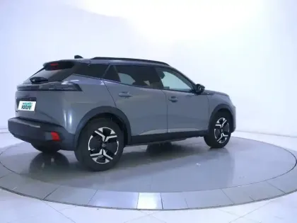 Photo 4 Peugeot 2008  Electrique 54 kWh 156 ch