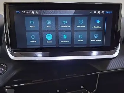 Photo 23 Peugeot 2008  Electrique 54 kWh 156 ch