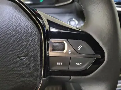 Photo 28 Peugeot 2008  Electrique 54 kWh 156 ch