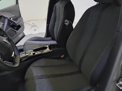 Photo 10 Peugeot 2008  Electrique 54 kWh 156 ch