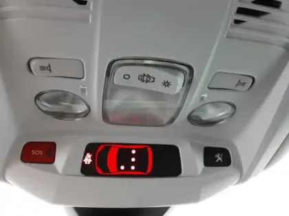 Photo 46 Peugeot 3008  Hybrid 225 e-EAT8