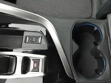 Photo 47 Peugeot 3008  Hybrid 225 e-EAT8