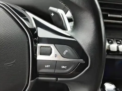 Photo 40 Peugeot 3008  Hybrid 225 e-EAT8