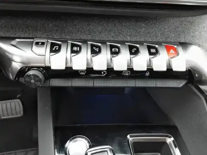 Photo 45 Peugeot 3008  Hybrid 225 e-EAT8