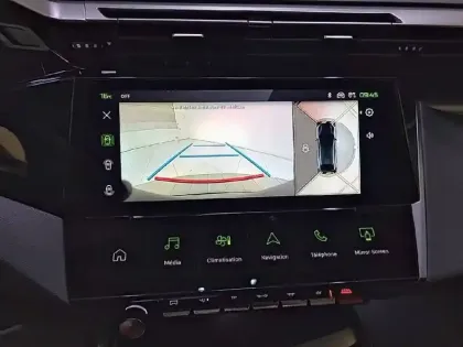 Photo 54 Peugeot 408  Hybrid 136 e-DCS6
