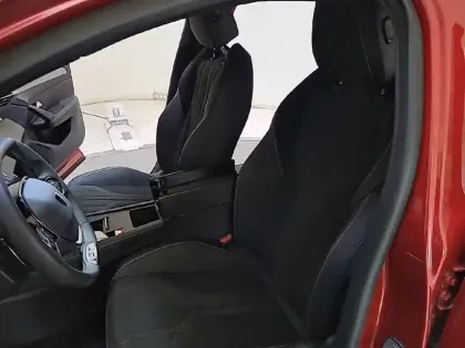 Photo 10 Peugeot 408  Hybrid 136 e-DCS6