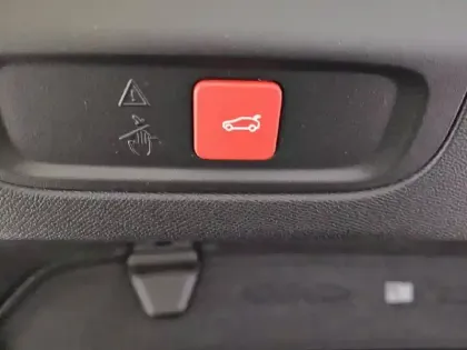 Photo 69 Peugeot 408  Hybrid 136 e-DCS6