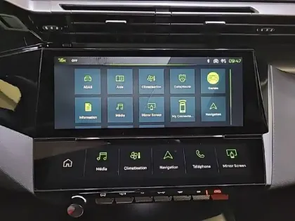 Photo 24 Peugeot 408  Hybrid 136 e-DCS6