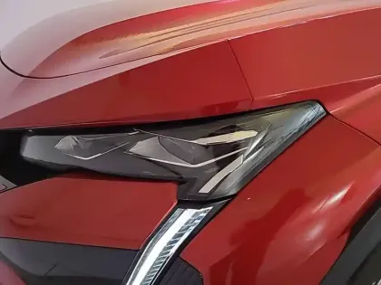 Photo 15 Peugeot 408  Hybrid 136 e-DCS6