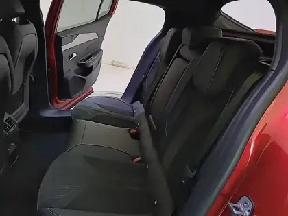 Photo 11 Peugeot 408  Hybrid 136 e-DCS6