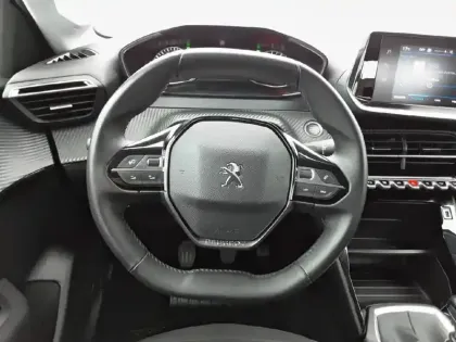 Photo 31 Peugeot 208  BlueHDi 100 S&S BVM6