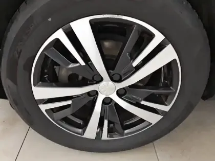 Photo 12 Peugeot 5008  1.6 BlueHDi 120ch S&S EAT6