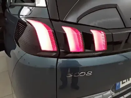 Photo 16 Peugeot 5008  1.6 BlueHDi 120ch S&S EAT6