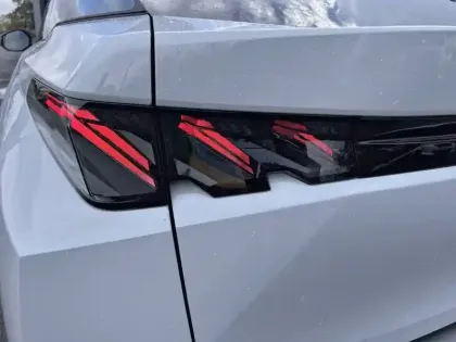 Photo 16 Peugeot 3008  Hybrid 145 e-DCS6