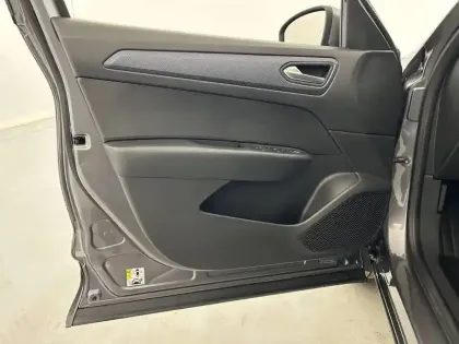 Photo 10 Renault Arkana  TCe 140 EDC FAP