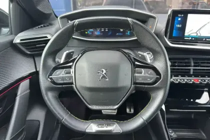 Photo 35 Peugeot 208  PureTech 100 S&S EAT8