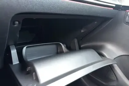 Photo 48 Peugeot 208  PureTech 100 S&S EAT8