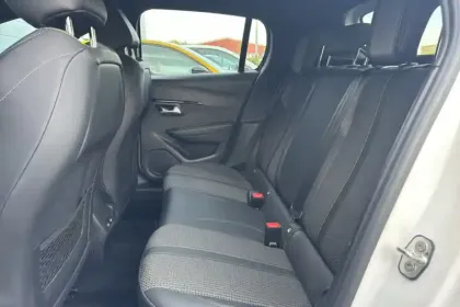 Photo 29 Peugeot 208  PureTech 100 S&S EAT8