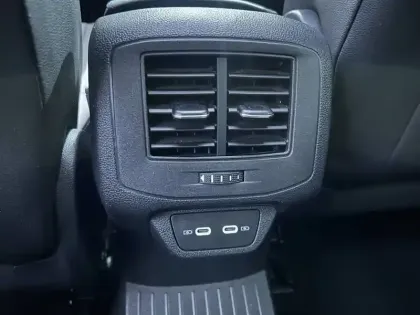 Photo 90 Volkswagen T-roc  2.0 TSI 190 Start/Stop DSG7 4Motion