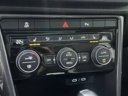 Photo 86 Volkswagen T-roc  2.0 TSI 190 Start/Stop DSG7 4Motion