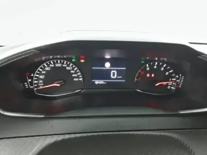 Photo 34 Peugeot 208  PureTech 75 S&S BVM5