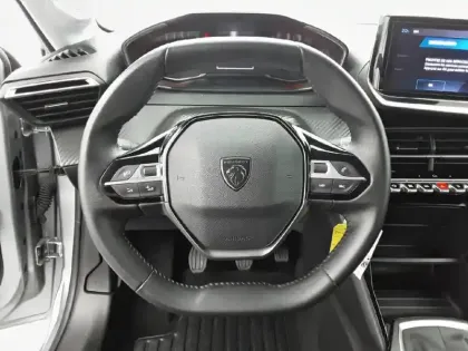 Photo 33 Peugeot 208  PureTech 75 S&S BVM5