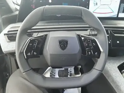 Photo 28 Peugeot 3008  Hybrid 145 e-DCS6