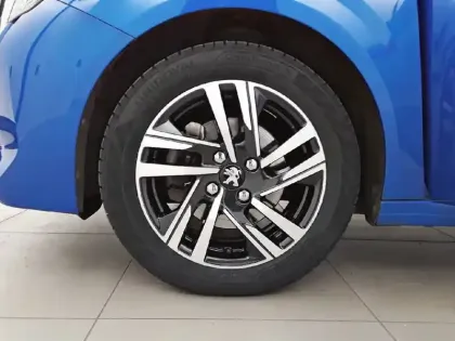 Photo 12 Peugeot 208  PureTech 100 S&S BVM6