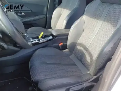 Photo 8 Peugeot 2008  PureTech 130 S&S EAT8