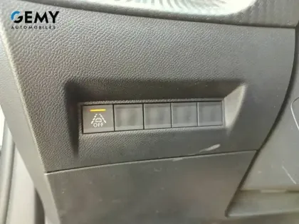 Photo 12 Peugeot 2008  PureTech 130 S&S EAT8