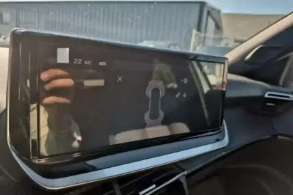 Photo 16 Peugeot 2008  130 S&S EAT8