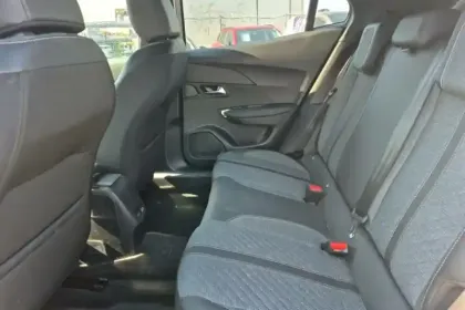 Photo 13 Peugeot 2008  130 S&S EAT8