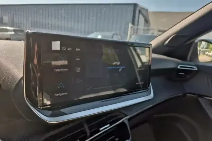 Photo 17 Peugeot 2008  130 S&S EAT8