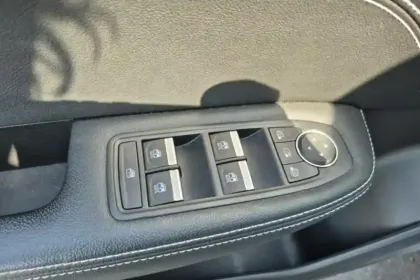 Photo 15 Renault Arkana  E-Tech hybride 145 - 22