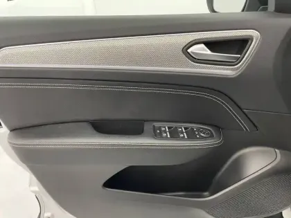 Photo 46 Renault Arkana  E-Tech hybride 145 - 22