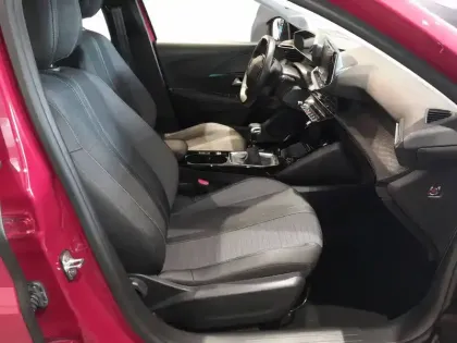 Photo 48 Peugeot 208  PureTech 100 S&S BVM6