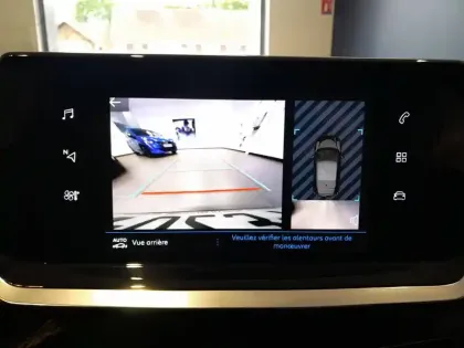 Photo 47 Peugeot 208  PureTech 100 S&S BVM6