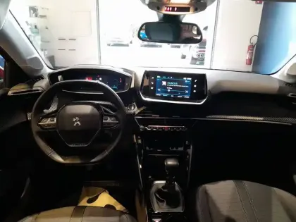 Photo 55 Peugeot 208  PureTech 100 S&S BVM6