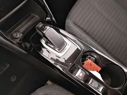 Photo 33 Peugeot 208  Electrique 50 kWh 136ch