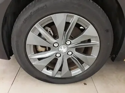 Photo 32 Peugeot 208  Electrique 50 kWh 136ch