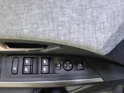 Photo 64 Peugeot 3008  Hybrid 136 e-DCS6