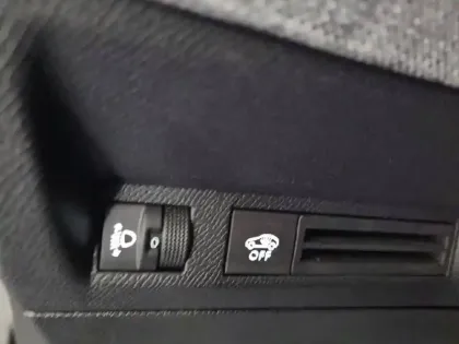 Photo 30 Peugeot 3008  Hybrid 136 e-DCS6