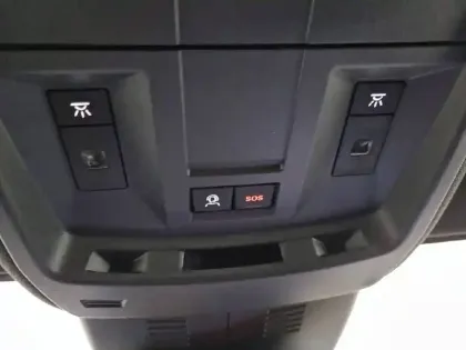 Photo 27 Peugeot 3008  Hybrid 136 e-DCS6