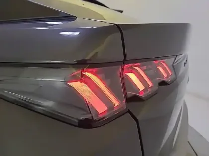 Photo 49 Peugeot 3008  Hybrid 136 e-DCS6